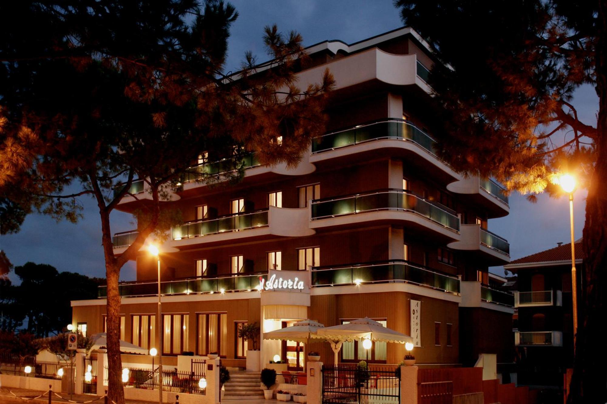 Hotel Astoria Pineto Exteriör bild